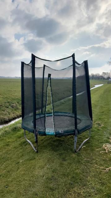 Trampoline, ca. 180cm GRATIS beschikbaar voor biedingen