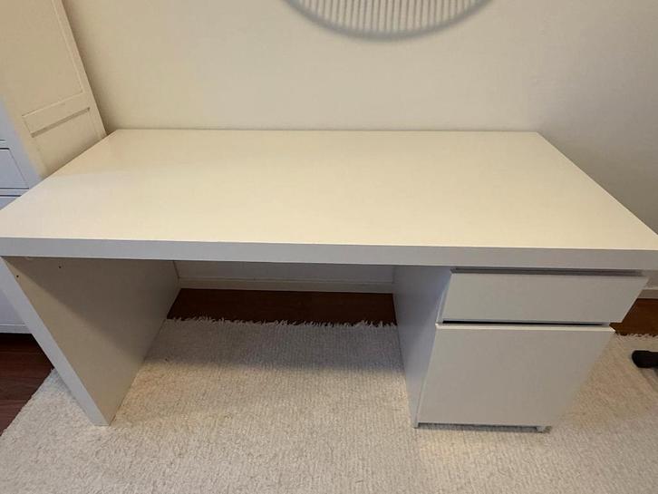 IKEA Malm White Desk/Bureau, Huis en Inrichting, Bureaus, Gebruikt, Bureau, Ophalen