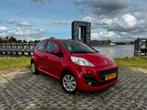 Peugeot 107 1.0 2012 Rood, Voorwielaandrijving, 4 stoelen, Origineel Nederlands, Handgeschakeld