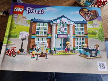 LEGO Friends Heartlake City School 41682 beschikbaar voor biedingen