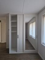 Zeer nette witte Kledingkast met Schuifdeuren, Overige materialen, Gebruikt, 200 cm of meer, 150 tot 200 cm