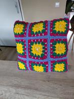 Gehaakt kussen met bloemmotief, Ophalen of Verzenden, Zo goed als nieuw, Overig