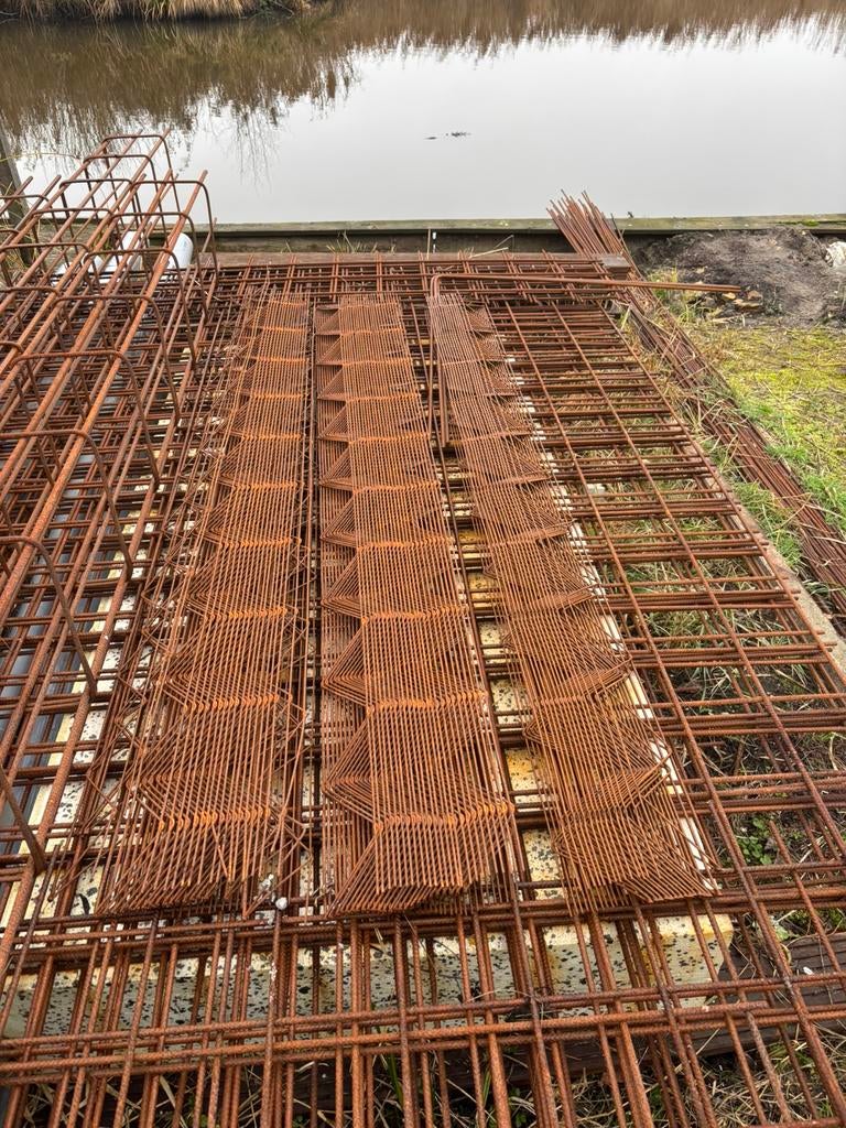 45 supporters 7cm hoog voor tussen betonwapening 2m lang, Ophalen, Nieuw, IJzer