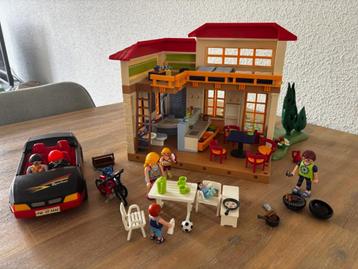 Playmobil Vakantiehuis – Compleet met Auto, 2 Fietsen beschikbaar voor biedingen