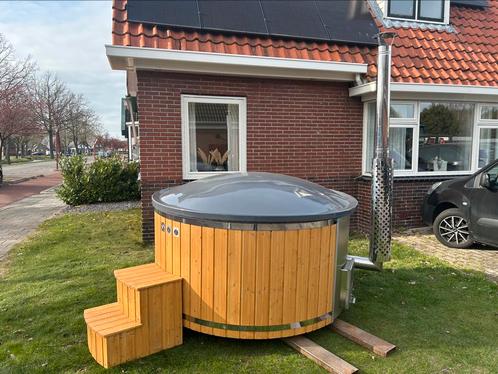 Vakantie deal! Luxe Houtgestookte Hottub, Tuin en Terras, Bubbelbaden en Hottubs, Zo goed als nieuw, Vast, Afdekzeil, Grondzeil