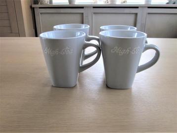 4 lichtgrijze High-Tea mokken D8,5cm H10cm + theetips D8,5cm beschikbaar voor biedingen