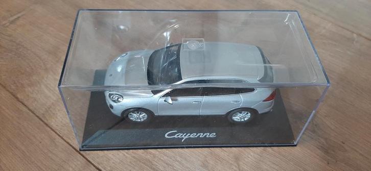 Minichamps Porsche Cayenne. Zilver., Hobby en Vrije tijd, Modelauto's | 1:43, Zo goed als nieuw, Auto, MiniChamps, Ophalen of Verzenden