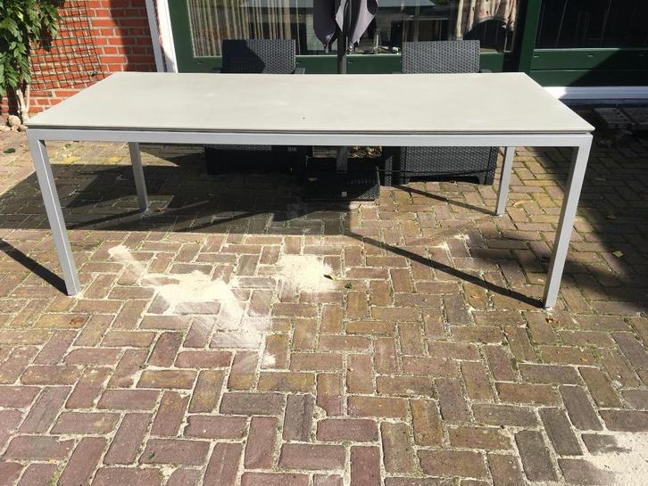 Metaform eettafel met beton composiet blad 90x200 x 75 hoog, Huis en Inrichting, Tafels | Eettafels, Gebruikt, 50 tot 100 cm, 150 tot 200 cm