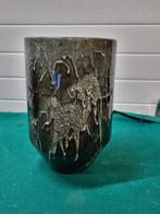 -	Bloempot vaas bewerkt groen grijs, Ophalen of Verzenden, 'T Olde Gre-j, Info@toldegrej.nl, Endepoelstraat 20f Didam