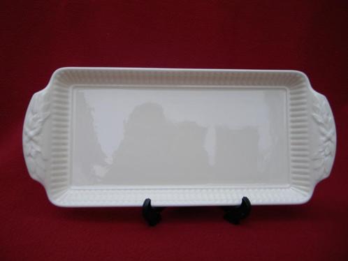 Wedgwood EDME  Tablet roomstel / Cakeschaal 13 x 29 cm, Huis en Inrichting, Keuken | Servies, Zo goed als nieuw, Wedgwood, Aardewerk