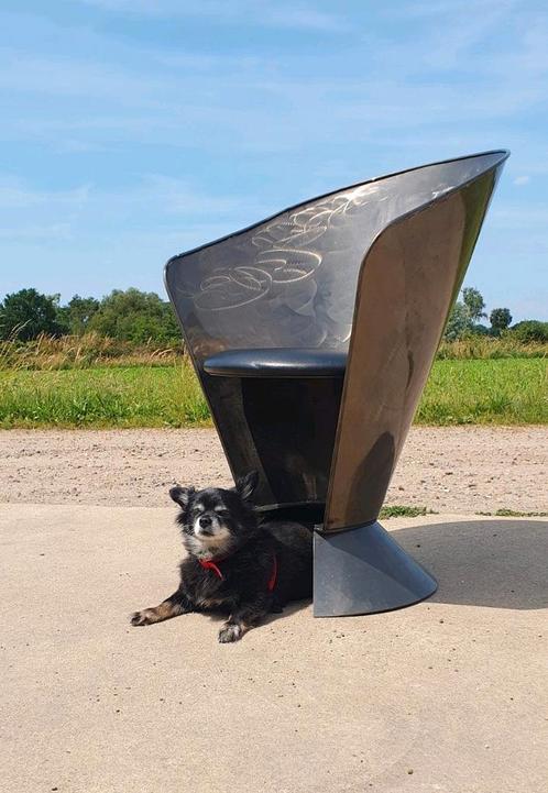 Vintage industrieel metaal cone chair, Huis en Inrichting, Fauteuils, Zo goed als nieuw, Metaal, Ophalen