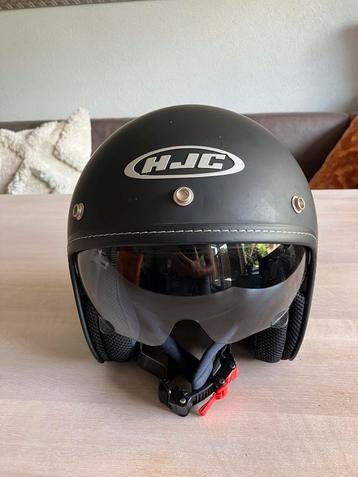 Motorhelm beschikbaar voor biedingen