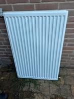 Radiator met ophang , wit, Ophalen, 30 tot 80 cm, Radiator, Zo goed als nieuw