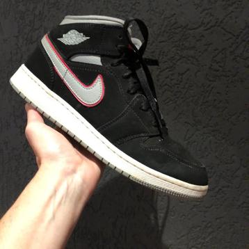 Nike air Jordan 1 mid Black particle grey gym red sneakers