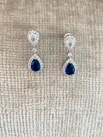 Prachtige oorbellen met blauwe steen, Sieraden, Tassen en Uiterlijk, Oorbellen, Verzenden, Zo goed als nieuw, Blauw, Overige materialen