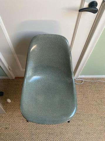 Eames Modernica Sea Foam Green Eiffel Stoel beschikbaar voor biedingen