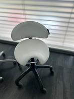 Tabouret met rugleuning en zadelzit, Ophalen, Zo goed als nieuw, Zwart, Handen en Nagels