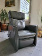 Prominent electrische sta op stoel, bruin leer, Ophalen, Gebruikt, 50 tot 75 cm, Leer
