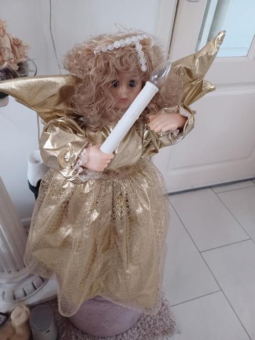 Kerstengel kerst engel goudkleurig bewegend 60€, Diversen, Kerst, Ophalen of Verzenden