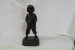 School jongen  ( Brons, Antiek en Kunst, Ophalen of Verzenden