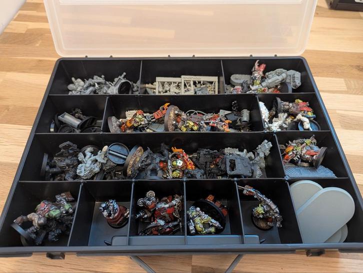 Warhammer 40K Ork veel bits ook metaal, Hobby en Vrije tijd, Wargaming, Gebruikt, Warhammer 40000, Ophalen of Verzenden