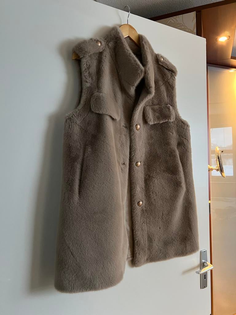 Zachte vacht gilet, Kleding | Dames, Bodywarmers, Ophalen of Verzenden, Zo goed als nieuw, Maat 42/44 (L), Beige