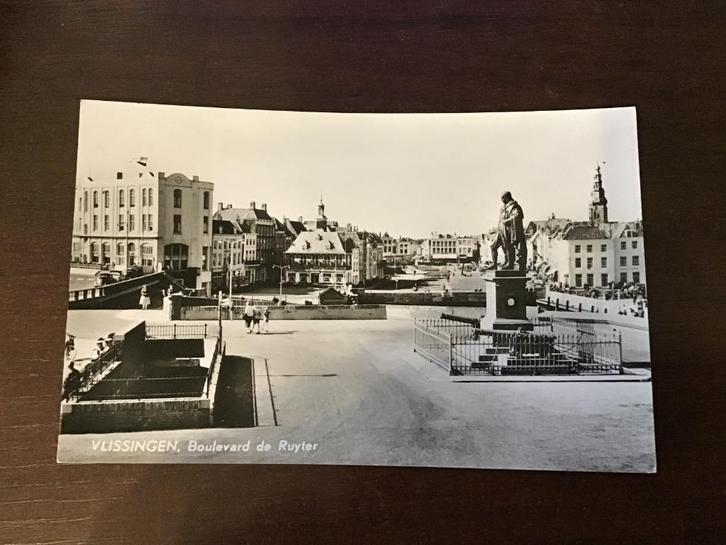 Vlissingen stadsgezicht boulevard en standbeeld 1962.    304, Verzamelen, Ansichtkaarten | Nederland, Gelopen, Zeeland, 1960 tot 1980
