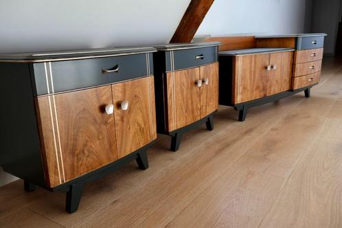 Gerestaureerde Mid-Century Modern slaapkamer set – Walnootfi, Huis en Inrichting, Slaapkamer | Nachtkastjes, Gebruikt, Minder dan 55 cm