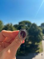 Antieke Zeeuwse zilveren ring met granaat, 18 tot 19, Gebruikt, Ophalen of Verzenden, Met edelsteen