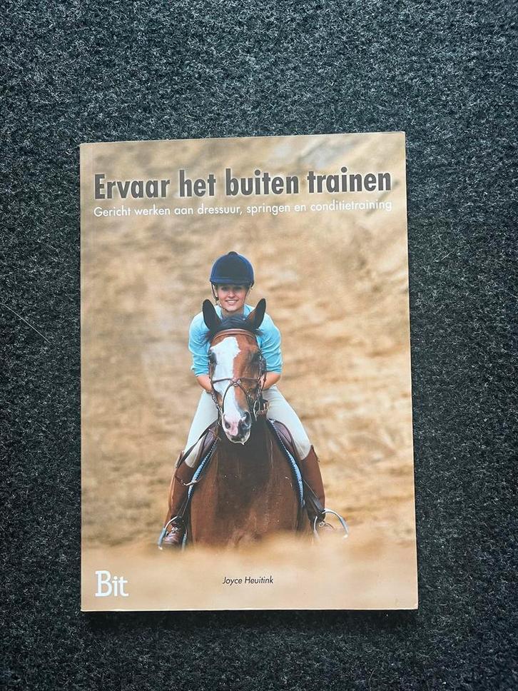Div. boeken paarden (training en kennis), Dieren en Toebehoren, Paarden en Pony's | Overige Paardenspullen, Zo goed als nieuw