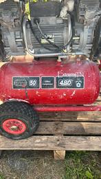 Dubbel compressor, Doe-het-zelf en Verbouw, Compressors, 10 bar of meer, Ophalen of Verzenden, Zo goed als nieuw, 25 tot 100 liter