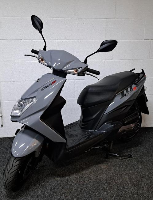 Sym Orbit III bromscooter in de kleur Nardo Grey, Fietsen en Brommers, Scooters | SYM, Gebruikt, Orbit, Benzine, Ophalen