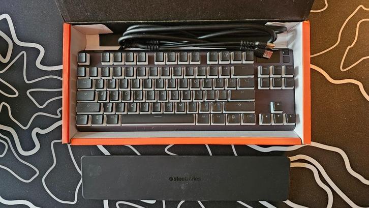 Steelseries Apex 7 Tkl Gaming Toetsenbord, Computers en Software, Toetsenborden, Gebruikt, Qwerty, Bedraad, Gaming toetsenbord