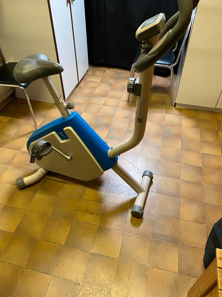 Hometrainer - Decathlon Domyos, Sport en Fitness, Fitnessapparatuur, Gebruikt, Hometrainer, Benen, Kunststof, Ophalen of Verzenden