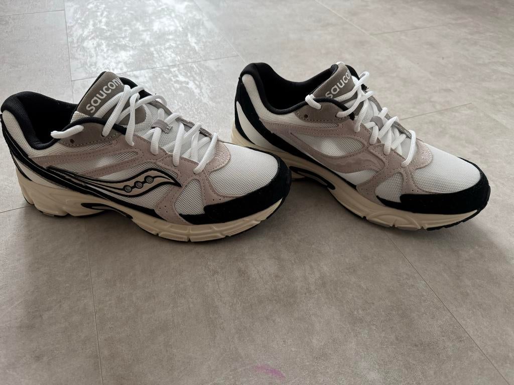 Saucony sneaker maat 42 - Nieuw in doos!, Hardloopschoenen, Nieuw, Hardlopen, Saucony