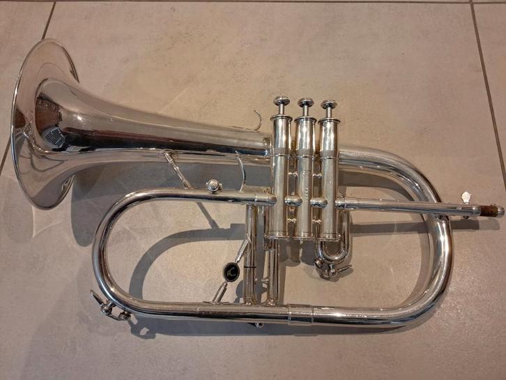 Bugel Courtois AC 154, Muziek en Instrumenten, Blaasinstrumenten | Overige, Gebruikt, Koperblazer, Met koffer of draagtas, Ophalen of Verzenden
