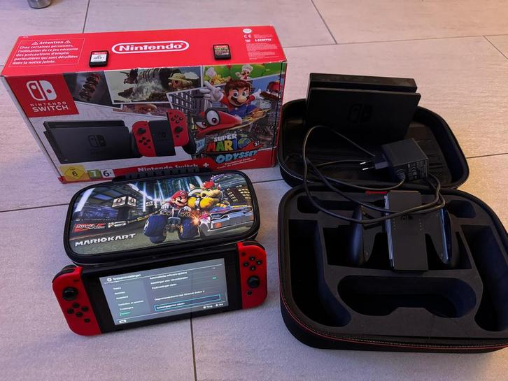 Nintendo Switch 1 met Minecraft, Spelcomputers en Games, Games | Nintendo Switch, Gebruikt, Overige genres, 3 spelers of meer