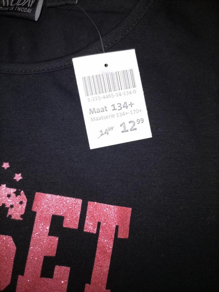 Zwsrt shirt met tekst., Kinderen en Baby's, Kinderkleding | Maat 134, Nieuw, Meisje, Shirt of Longsleeve, Ophalen of Verzenden