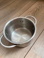 Klein pannetje te koop, Ophalen of Verzenden, Gebruikt, Pannenset, Keramische plaat