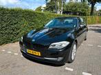 BMW 5-Serie 3.0 I 523 AUT 2011 Zwart, Auto's, Achterwielaandrijving, 2000 kg, Onderhoudsboekje, 750 kg