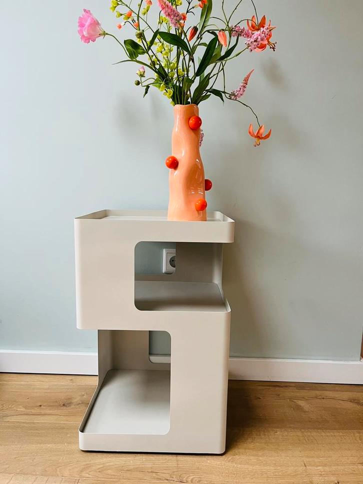 Scandinavische Bijzettafel 🧡 - Eclectisch Retro Design, Huis en Inrichting, Tafels | Bijzettafels, Zo goed als nieuw, Vierkant