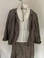 Mantelpakje. Betty Barclay taupe maat 40/42 met blouse, Kleding | Dames, Jasjes, Kostuums en Pakken, Ophalen, Overige kleuren