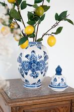 Delfts blauwe dekselvaas - uniek patroon, Antiek en Kunst, Antiek | Vazen, Ophalen of Verzenden