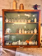 Mooie houten vintage vitrinekast, Huis en Inrichting, Ophalen, 50 tot 100 cm, Zo goed als nieuw, 150 tot 200 cm