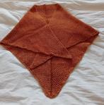 Mooie handgehaakte driehoek shawl, Kleding | Dames, Ophalen of Verzenden, Zo goed als nieuw, Maat 46/48 (XL) of groter, Sjaal