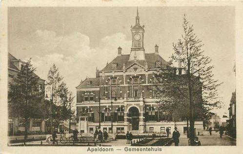 (377-555-005) Apeldoorn Gemeentehuis, Verzamelen, Ansichtkaarten | Nederland, Gelderland, Verzenden