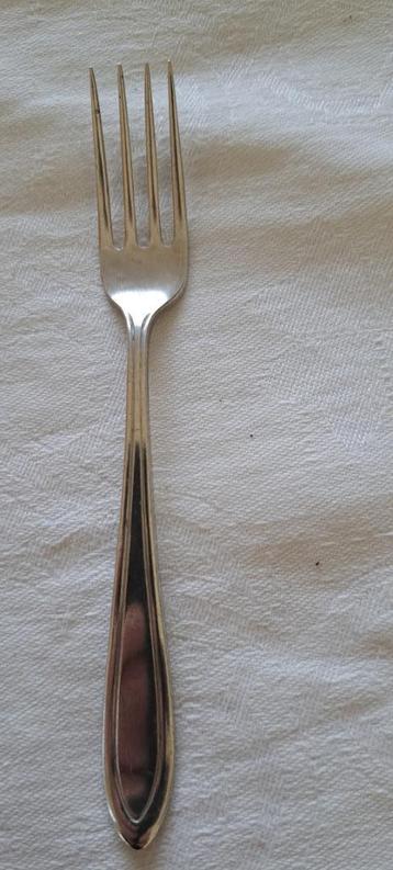 Verzilverde kindervork en -lepel en losse theelepels beschikbaar voor biedingen