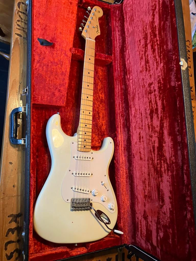 Fender stratocaster avri 1957, Ophalen, Zo goed als nieuw, Solid body, Fender