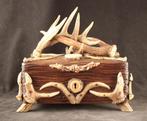 Black Forest kist met gewei decoratie, Verzenden