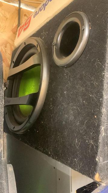 Woofer met ingebouwde versterker fusion beschikbaar voor biedingen